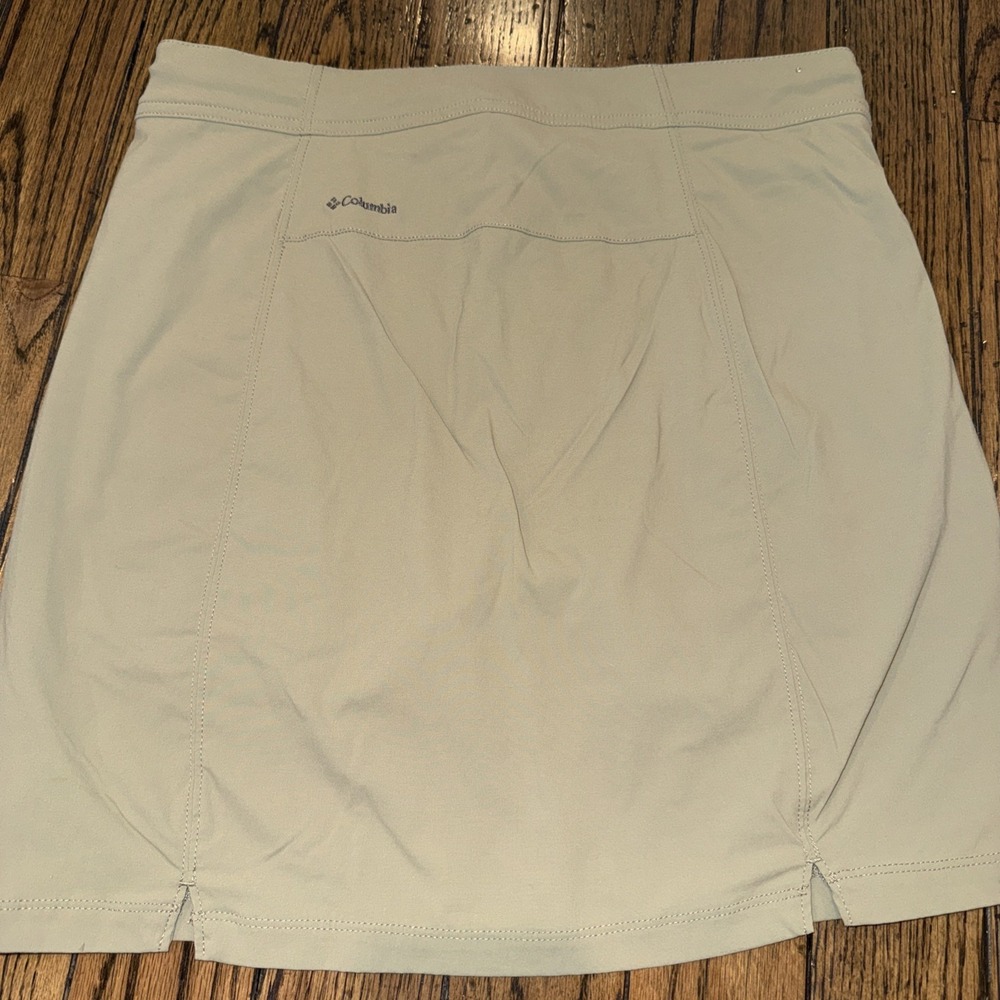 Columbia Women's Omni-Shield Advanced Repellency Taupe Skort Size 6 Outdoor - Picture 7 of 11